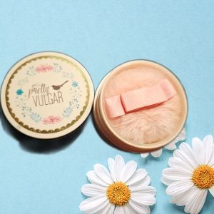 Pretty Vulgar matte setting powder